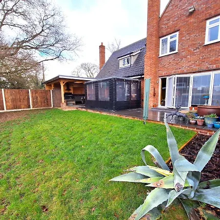 Grand Idyllic Hideaway Home With Hot Tub, Sleeps 8-2