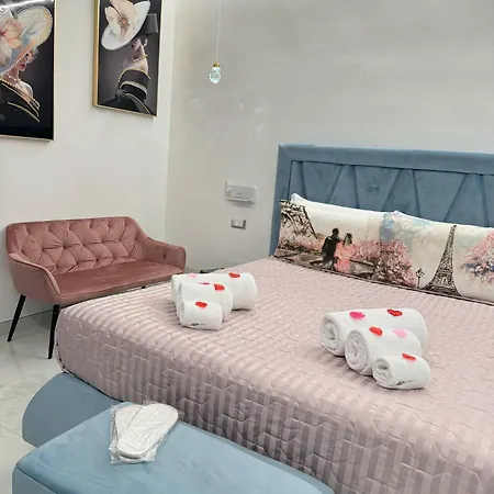 Nuance Suite & Rooms-2