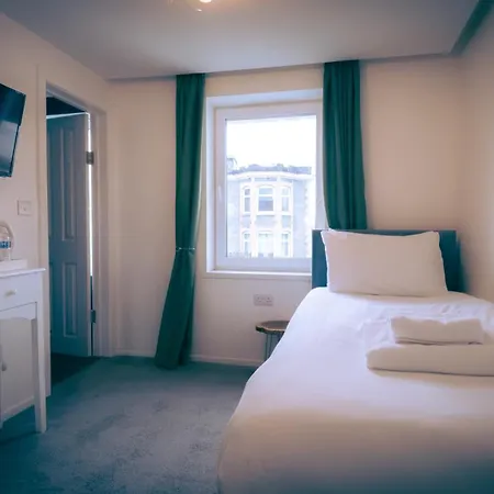 Oyo Newquay Beach Hotel-2