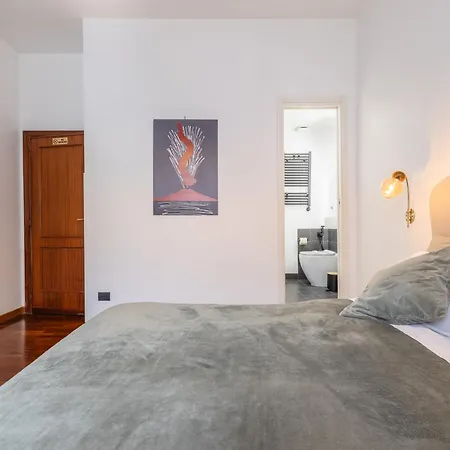 NapoliCentro Mare - Sea View Rooms&Suites-3