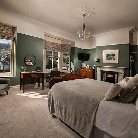 Riversdale House Bed & Breakfast-3