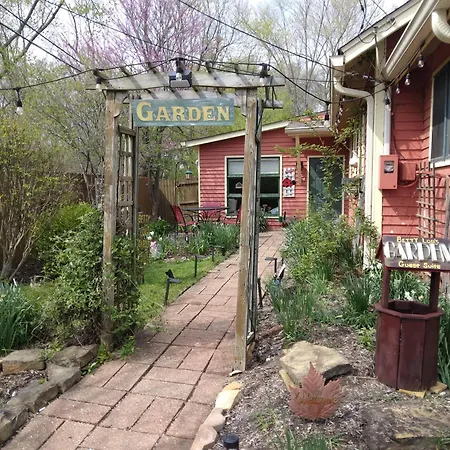 Betty Lous Garden-3