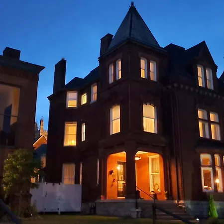 Bourbon Barrel Inn Bed & Breakfast-3