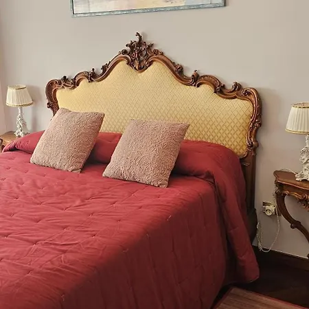 Stanza classica Eur Tintoretto-3