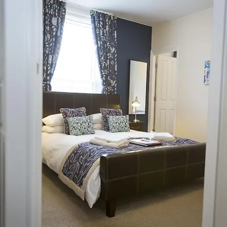 Rosslyn House-3