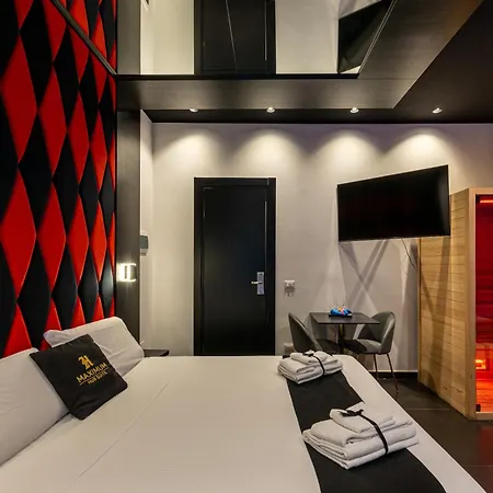 Maximum Hub Suite&Spa-2