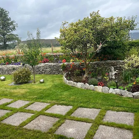 Laburnum B&B-3