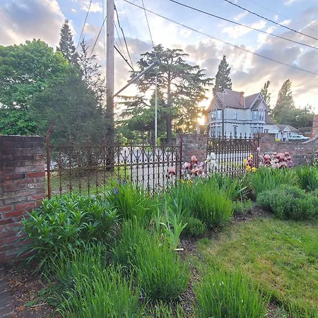 Adams Pragge House - Victorian Bed & Breakfast-3