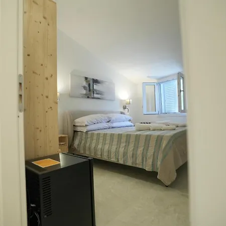 Praialonga Suites With Pool And Garden-3