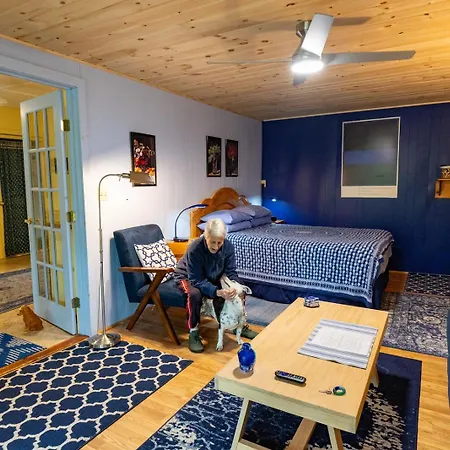 Cavalier Cottage B&B-3