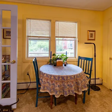 Cavalier Cottage B&B-2