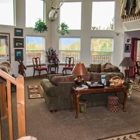 Alaska'S Harvest Bed And Breakfast And Luxury Log Cabin-2