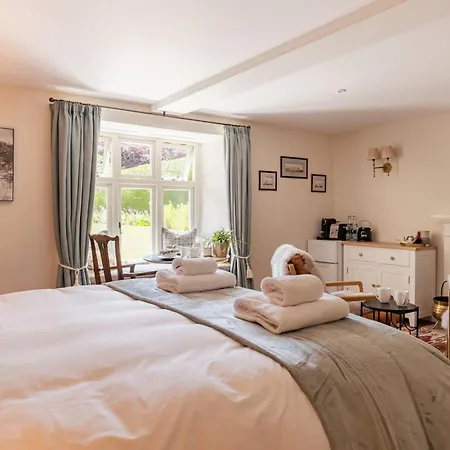 Cliff Farmhouse B&B Suites-2