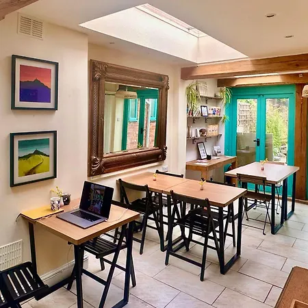 The Dragonfly Guesthouse - Self Catered-3