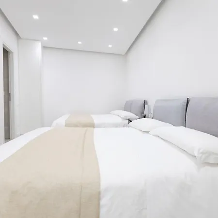White 1903 - Rooftop Pool & Luxury Rooms-2