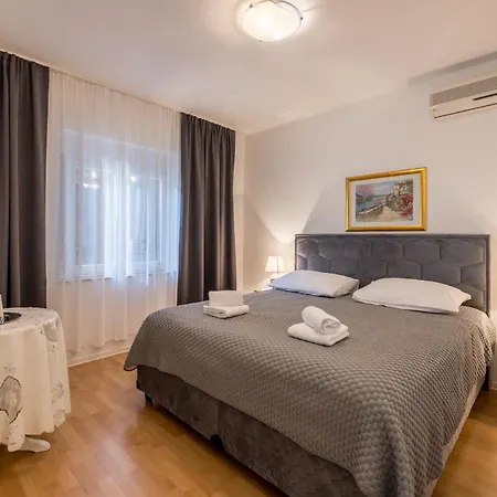Guesthouse Rooms Split-3