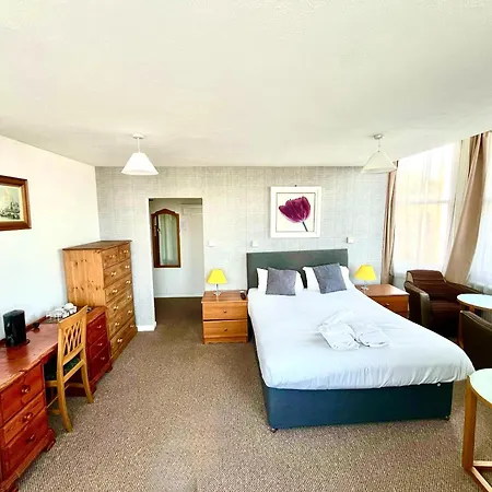 Carlton Court Hotel-2