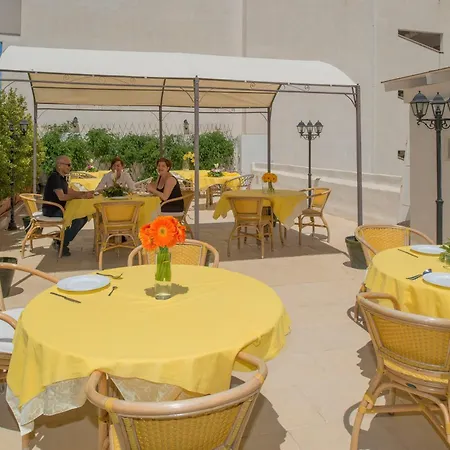 Relais Carlo V - Palazzo Storico-2