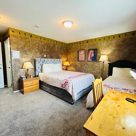 Midnight Sun Inn-2