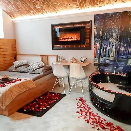 Underground Jacuzzi Rooms-3