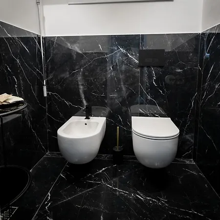 Palermo Luxury Rooms Black-2