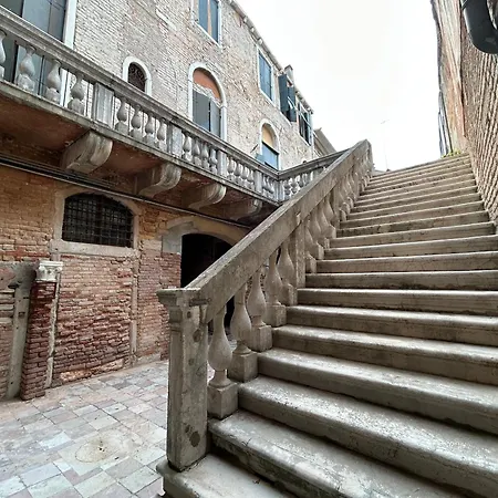 Bed&Breakfast Querini San Marco-3