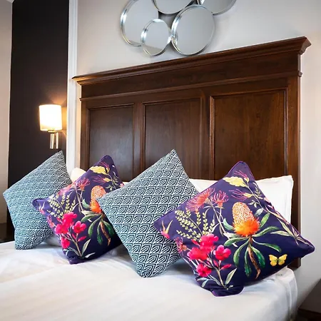 Nevins Newfield Inn Ltd-2