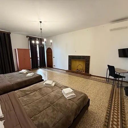Albizi Central Rooms-2