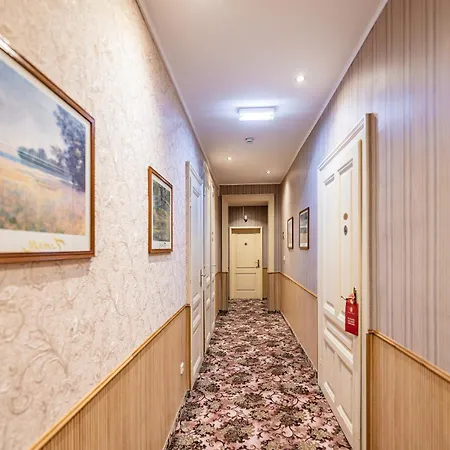 Hotel Pension Baronesse-2
