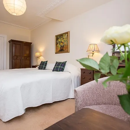 Holly Lodge-3