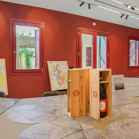 Foresteria del Castello di Perno - Rooms with Stunning Langhe Views at a Barolo Winery-2