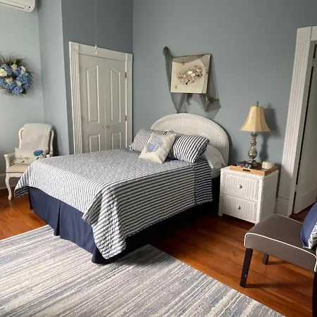 Trowell Historic Inn-3