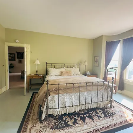 Franklin Manor Bed And Breakfast-3