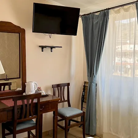Casa Famiani Bed & Breakfast-3
