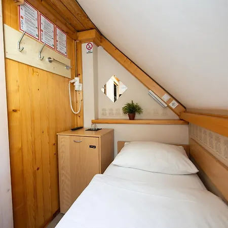 Gluten Free Bed & Breakfast Dezela Okusov-3