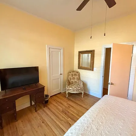 Anchuca Historic Mansion & Inn-2