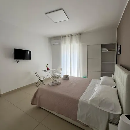 Four Rooms Naxos-2