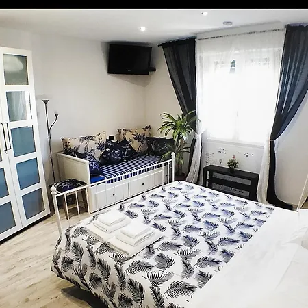 Station Rooms-2