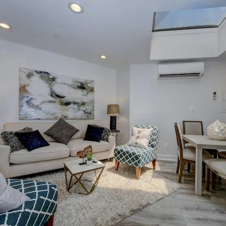 Dupont Circle-Suite 7Kalorama Luxury Apartment-3