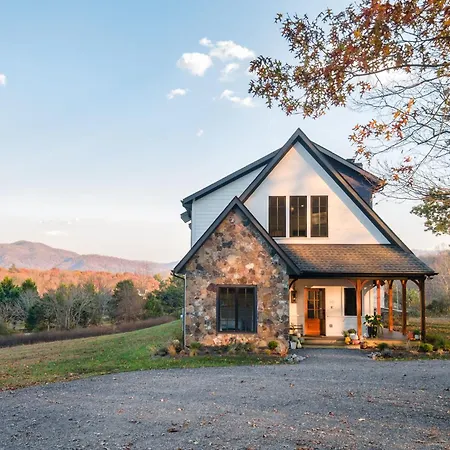 The Indigo House, An Adults Only, Modern Bed And Breakfast For Outdoorsy Humans And Kind Dogs-2