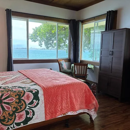 Hilo Bay Oceanfront Bed And Breakfast-3