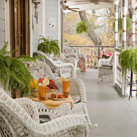 Arsenic And Old Lace Bed & Breakfast Inn-2