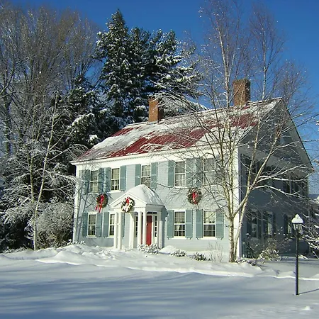 Centennial House Bed And Breakfast-3