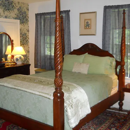 Centennial House Bed And Breakfast-2