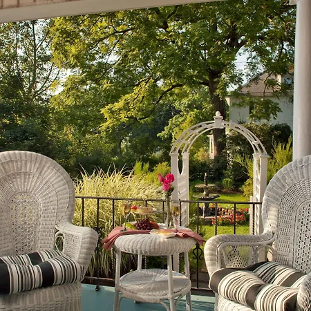 Whistling Swan Inn-3