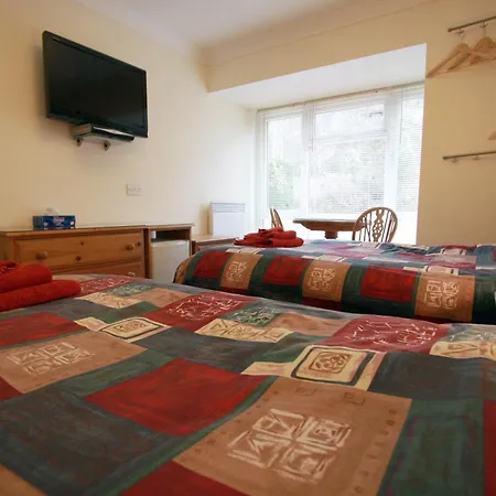 Abacus Bed And Breakfast, Blackwater, Hampshire-3