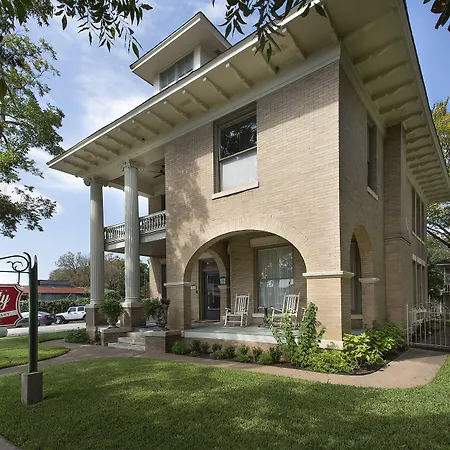 Katy House Bed And Breakfast-2