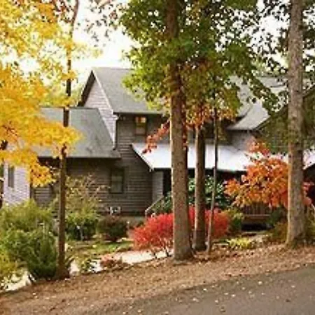 Bent Creek Lodge Bed & Breakfast-3