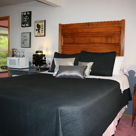 At The Waters Edge Bed & Breakfast-3