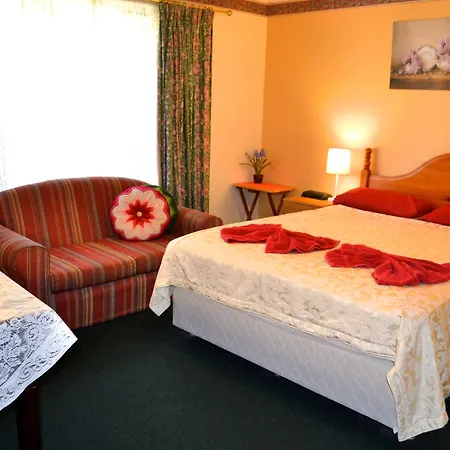 Palms Bed & Breakfast-3